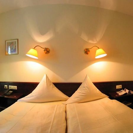 Hotel Waldhaus Hügelsheim Екстериор снимка