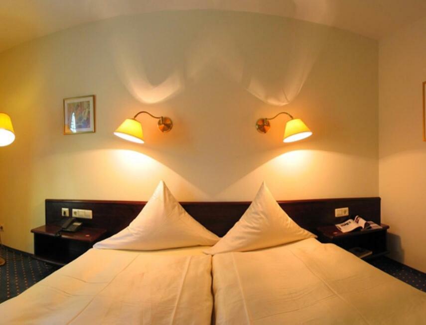 Hotel Waldhaus Hügelsheim Екстериор снимка