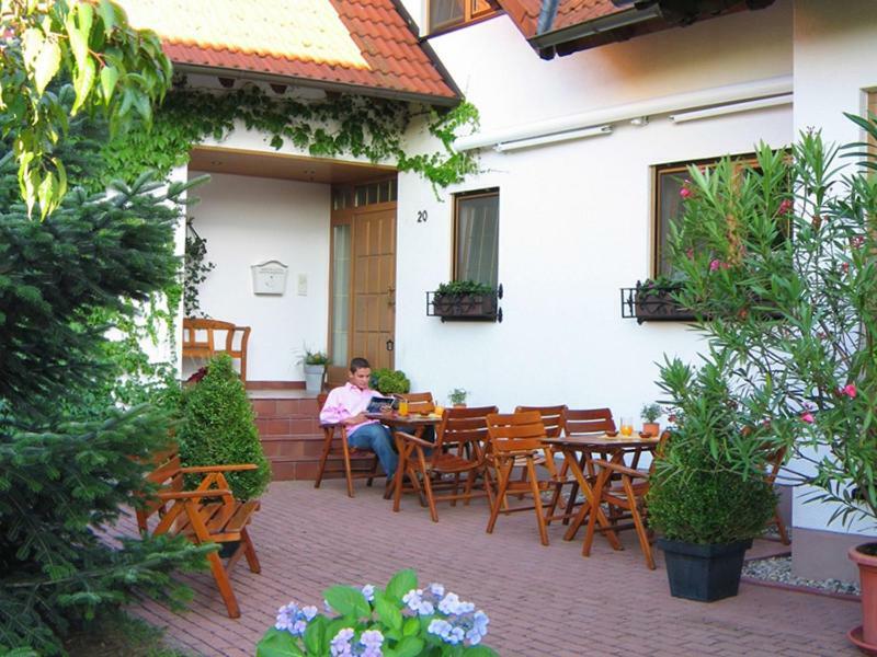 Hotel Waldhaus Hügelsheim Екстериор снимка